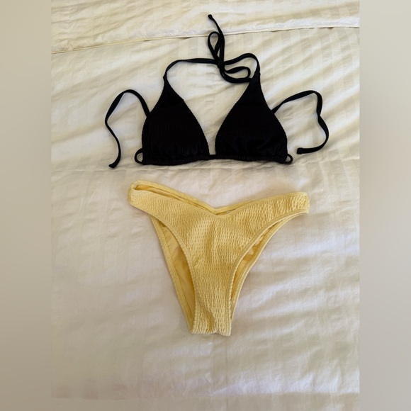 Hollister Other - Hollister Black & Yellow Bikini Set (Large Top & Small Bottom)
